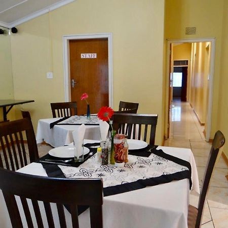 Lilliz Guest House Umtata Eksteriør bilde