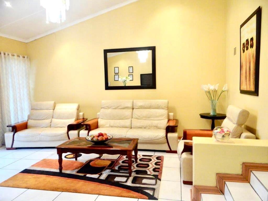 Lilliz Guest House Umtata Eksteriør bilde