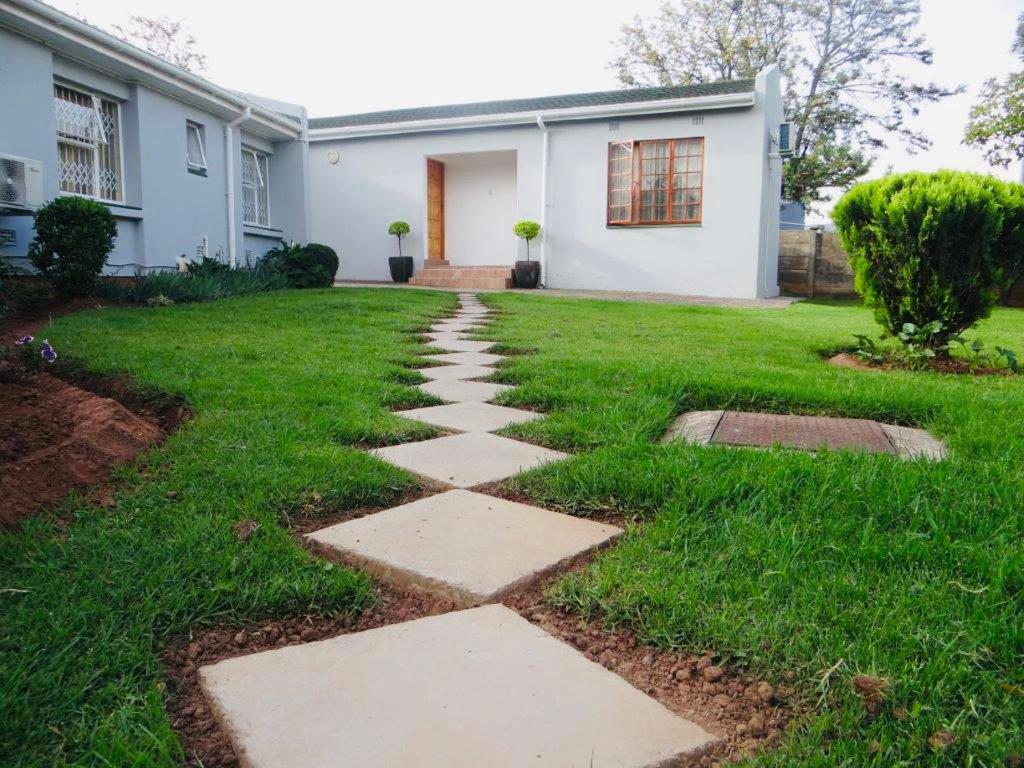 Lilliz Guest House Umtata Eksteriør bilde